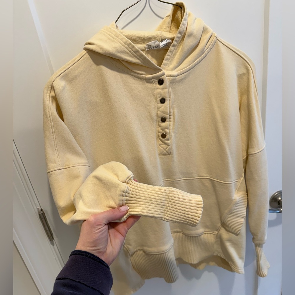 BUCKETLIST Women's Cream Button-Up Hoodie Sweater - Picture 2 of 4